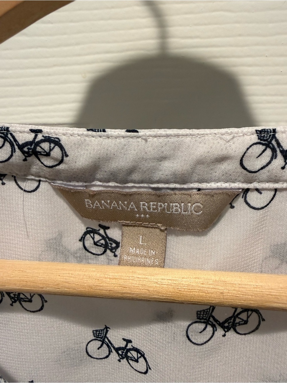 Banana Republic White Blouse with Navy Bicycle Print - Picture 4 of 4
